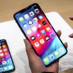 iPhone Xs Max compares to Samsung