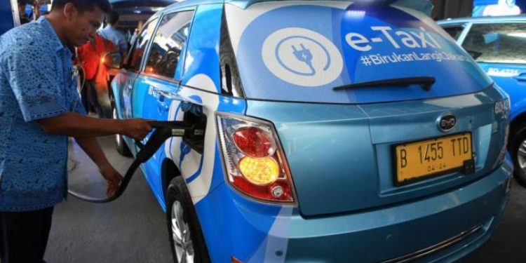 Blue Bird Launches e-Taxis